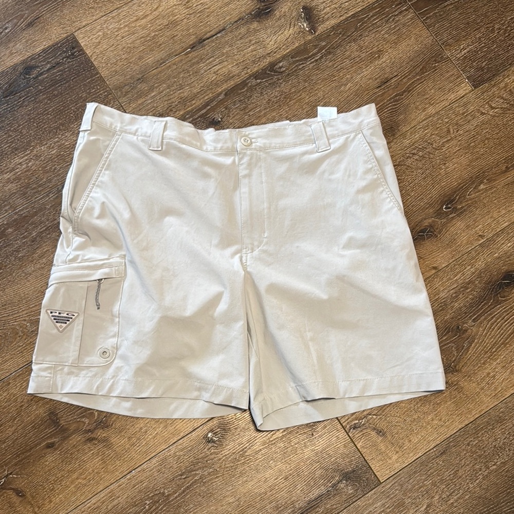Columbia gray shorts‎ 40